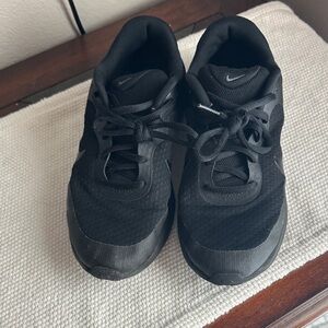 Nike Men's Black Athletic Sneakers